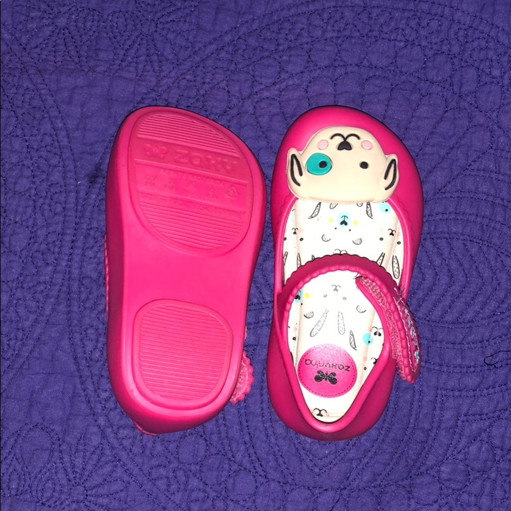 Size 6 zaxy puppy shoes.